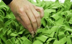 Beschäftigungsspielzeug Schnüffelrasen Grün (Knauders Best) -Hundespielzeugladen beschaeftigungsspielzeug hundespielzeug schnueffelrasen gruen knauders best 04