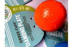 Planet Dog Orbee-Tuff Industrial Diamond Plate Ball 5 Planet Dog Orbee-Tuff Industrial Diamond Plate Ball -Hundespielzeugladen planet dog orbee tuff industrial diamond plate hundeball3